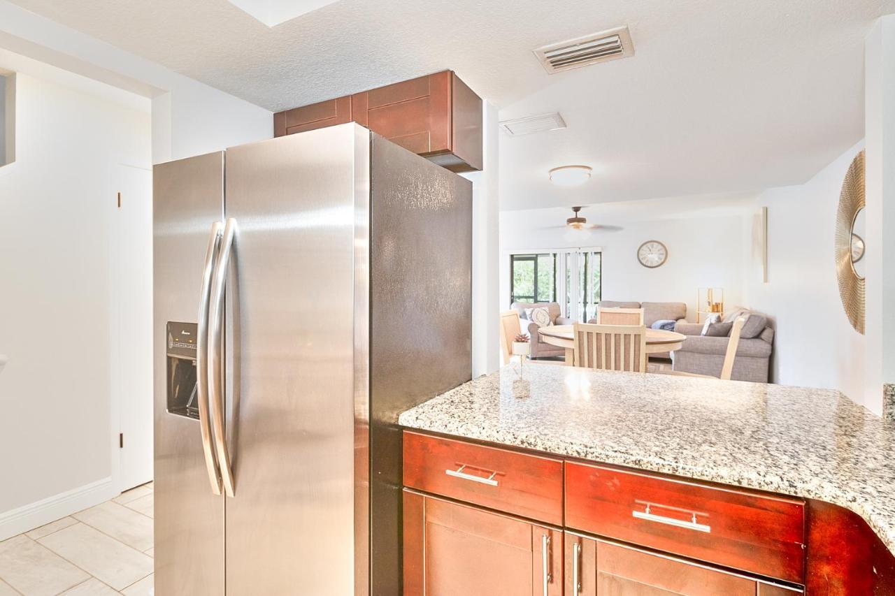 South Tampa Retreat Fenced Yard, Top Location! Buitenkant foto